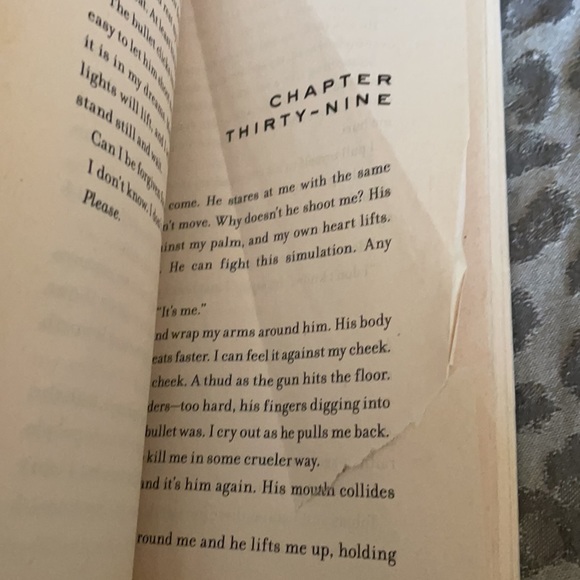 📣$5 Holla…Bundle 4+more $5 hollas and I’ll add $5.95 shipping before checkout. - Picture 7 of 9